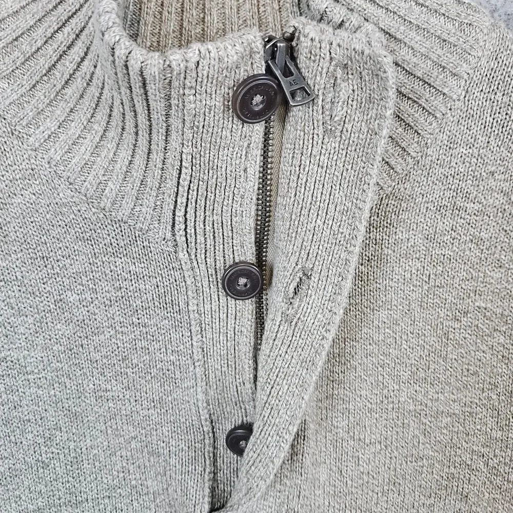 American Eagle Outfitters Men's Beige‎ Sweater Size M Athletic Fit Zip/Button